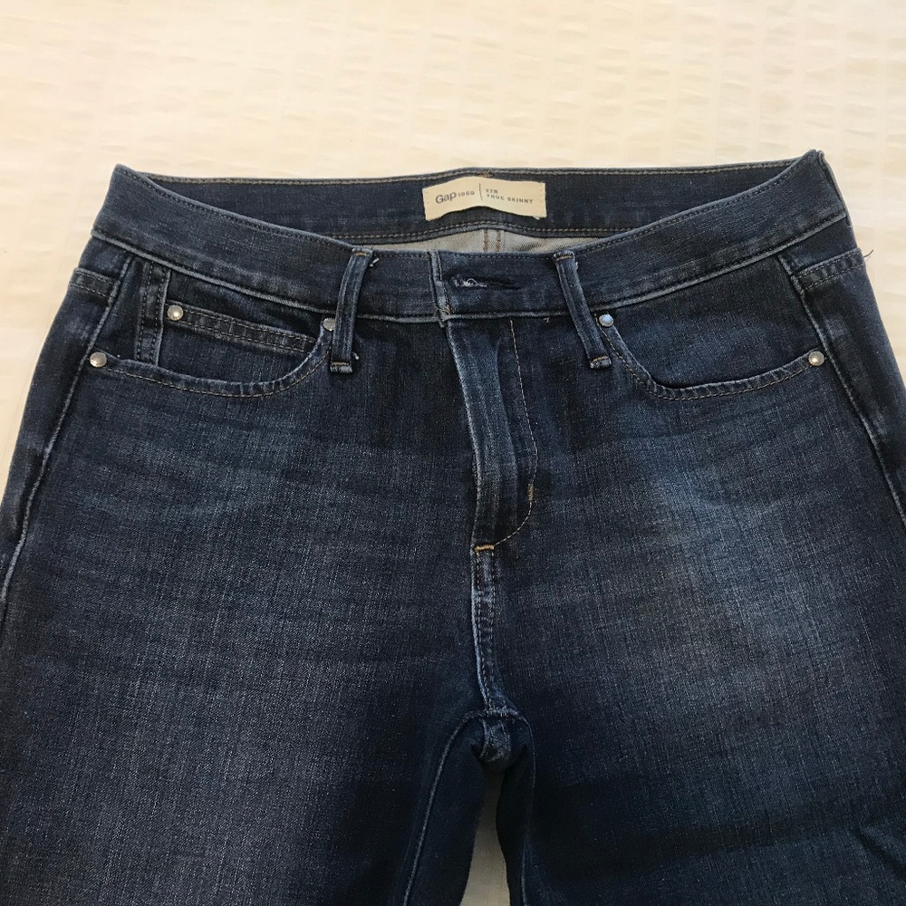 Gap Mid Rise Jeans - Picture 6 of 8